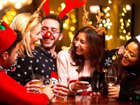 Avoid_Holiday_Hangovers__3_Cheerful_Drin_0_51336592_ver1.0_640_480